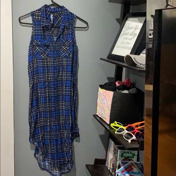 Blue Plaid Sleeveless Dress - Picture 3 of 3